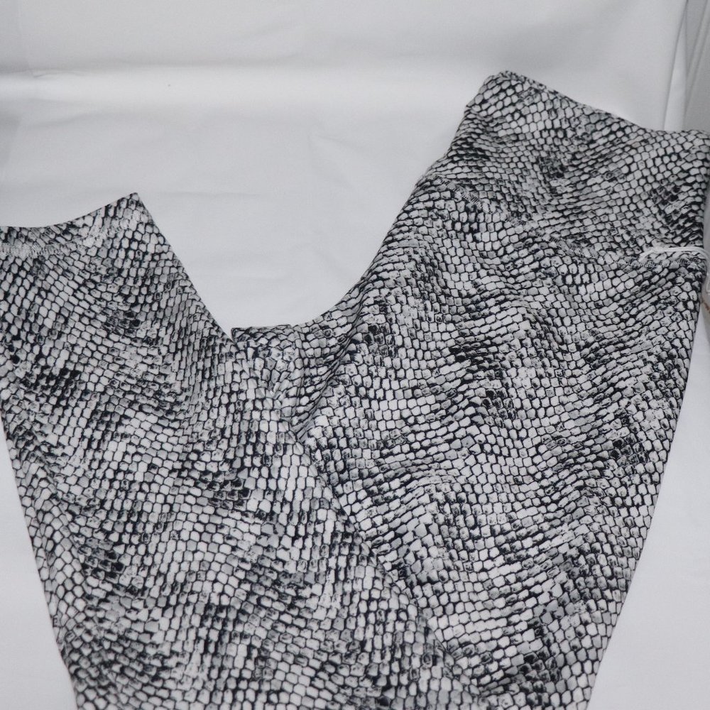 Balance Collection Snakeskin Leggings Size L